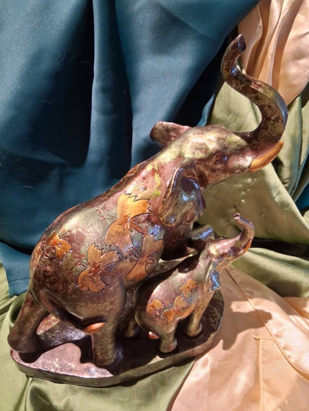 Vintage Turtle King Corp Elephant Family Figurine Mother & Calf Trunk Up Metalli